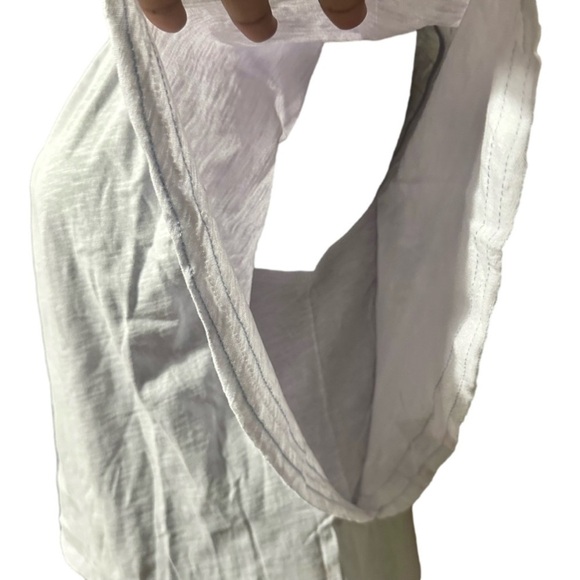 Light purple flutter Sleeve Top - Picture 2 of 3